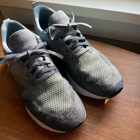 Nike Odyssey React Flyknit 2 Athletic Lightweight Running Shoes Men’s 8.5 main image 7